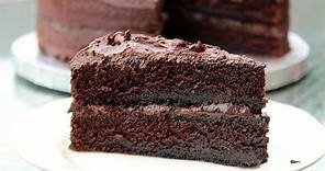 HOW TO MAKE THE BEST CHOCOLATE CAKE FROM SCRATCH