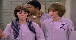 Laverne & Shirley 2023🌸🌲S01E07 Once Upon a Rumor🌸🌲Laverne & Shirley full Season 2023 American