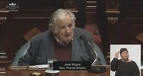 Mujica: "Triunfar en la vida no es ganar, es levantarse y volver a empezar"