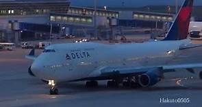 Delta Air Lines Boeing 747-451 N674US Take off at Nagoya