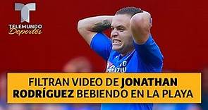 ¡Otra del “Cabecita”! Filtran video de Jonathan Rodríguez bebiendo en la playa | Telemundo Deportes