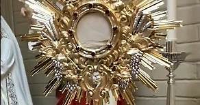 393F-G Beautiful Gold Plated Gothic Style Monstrance