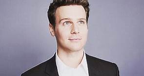 Jonathan Groff partner, cancer, family, background and musicals