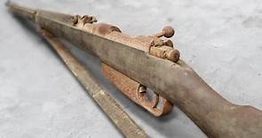 Rusty Italian Rifle Restoration: 80 Years Hidden in a Wall