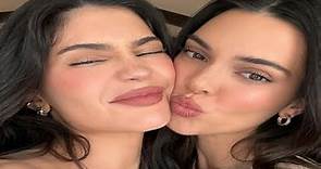 #kendall fun with her sister kylie#kendall jenner and kylie jenner#kylie selfie with kendall