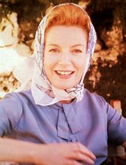 Résultat d’images pour les actrices dans les années 60 et les foulards 