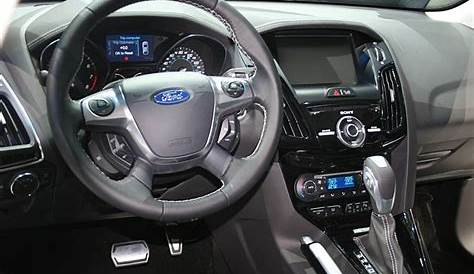 2010 ford focus se interior