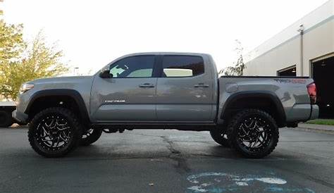 2018 Toyota Tacoma TRD Off-Road / 4X4 / 6-SPEED MANUAL/ LIFTED LIFTED