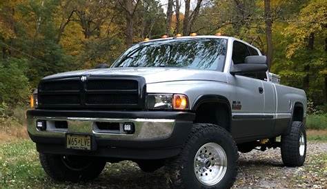 2001 Dodge Ram 2500 American Racing Outlaw Ii Rough Country Suspension Lift 2.5" | Custom Offsets