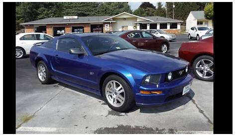 2005 Ford Mustang GT 5 Speed 4.6L V8 Start Up and Tour - YouTube