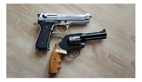 Choosing a Handgun: Differences between Revolvers vs. Semi-Automatic