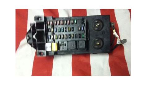 Find 99 00 01 02 03 04 Ford F150 Fuse Relay Box *1L3T-14A067-BC* in