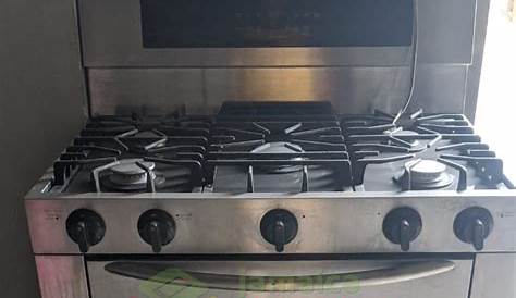 Frigidaire Professional Series 5 Burner Gas Stove for sale in Spanish