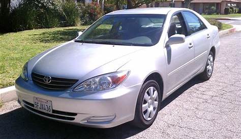 2004 toyota camry le value