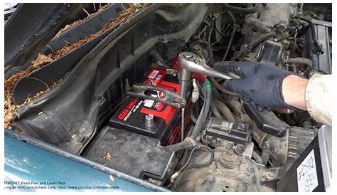 How to replace battery Honda CRV. Years 1998 to 2015 - YouTube