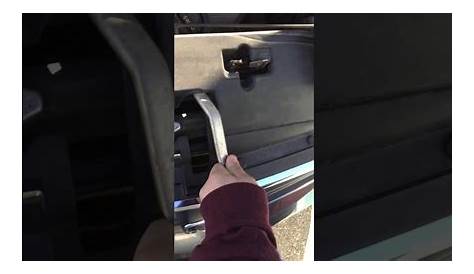 honda civic trunk keeps popping open