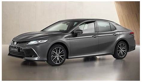 2021 Toyota Camry Facelift Unveiled - India Launch Likely Next Year