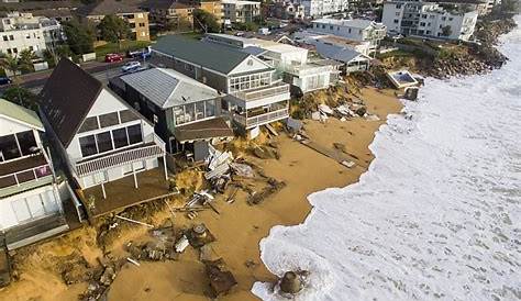 What are king tides that are pummelling Sydney's northern beaches