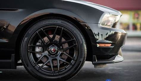 2013 Ford Mustang Wheels with 19″ Curva Wheels C300 Gloss Black Deep