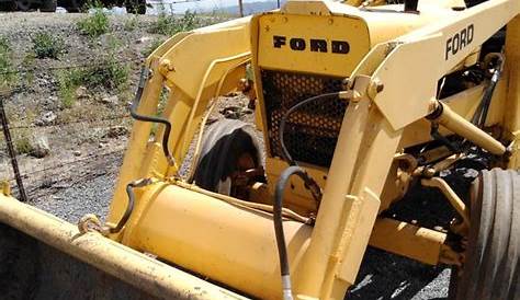 Ford 420 tractor. Heavy duty industrial for Sale in LAKE MATHEWS, CA