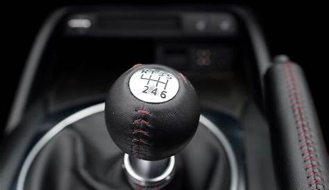 Here's Why the Myth That Manual Transmissions Are Faster and More Fuel
