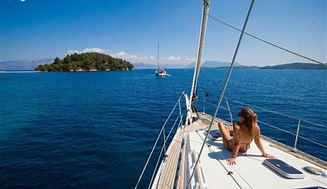 Yacht Charter in Greece: Motor and Sailing (2024) | Greeka
