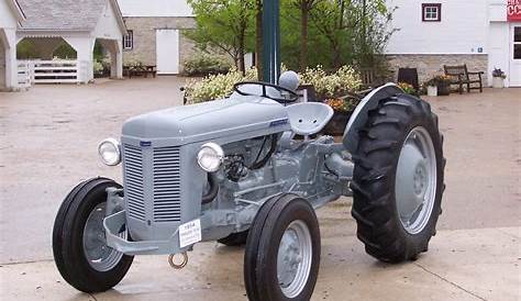 Pin by Gus Bell on Tractors | Tractors, Antique tractors, Old tractors