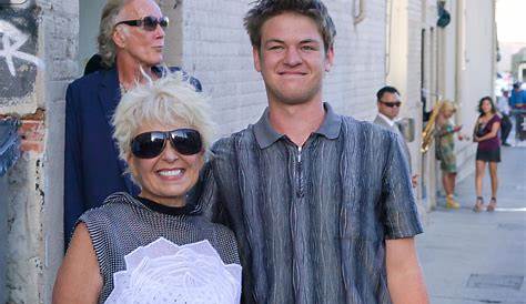 Roseanne Barr has 5 kids IRL — and the youngest live-tweeted the