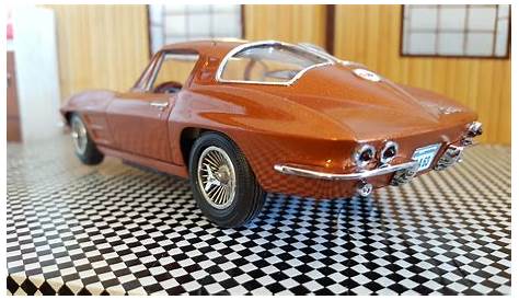 1963 CORVETTE -- Plastic Model Car Kit -- 1/25 Scale -- #861 pictures