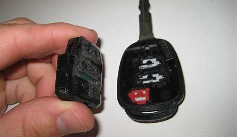How-to-replace-battery-in-2016-toyota-rav4-key