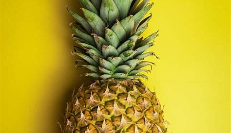 color of a pineapple