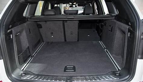 2018 BMW X3 xDrive30d-cargo space