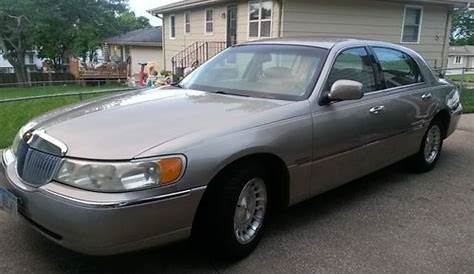 used 1999 lincoln town car