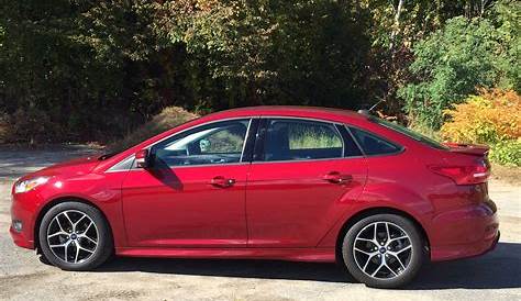 REVIEW: 2015 Ford Focus SE is the Fun Starter Car You've Been Looking