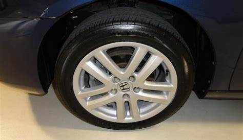 2004 honda accord stock tire size