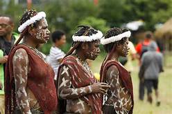 Pakaian Adat Papua Koteka
