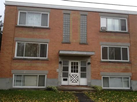 April 1 bed 6 unit build. 1 block from Vanierparkway RideauRiver | Long ...