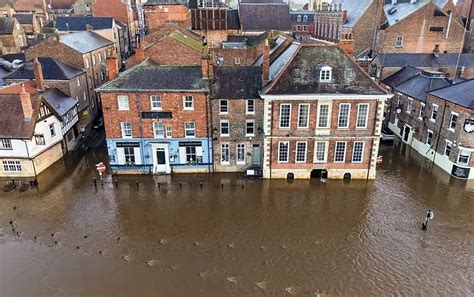 Urban climate and housing risks escalate worldwide