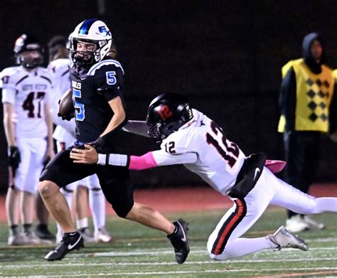 District 3 football: Exeter blows out South Western