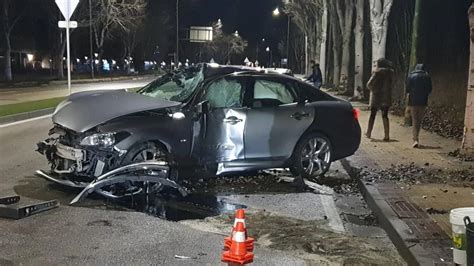 Un Aparatoso Accidente En La Avenida Caja C Rculo Moviliza A Los