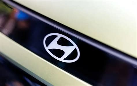 Hyundai launches Pleos Connect with AI and 17-inch display