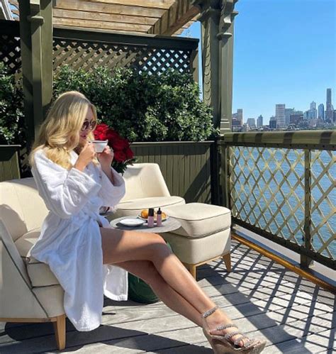 Real Housewives of London star Amanda Cronin shows off longest legs in ...