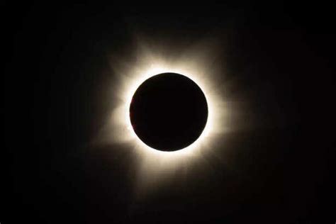 Why the new moon quietly decides your next 30 days