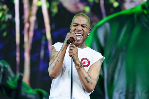 Kid Cudi breaks foot jumping off Coachella stage, ends set