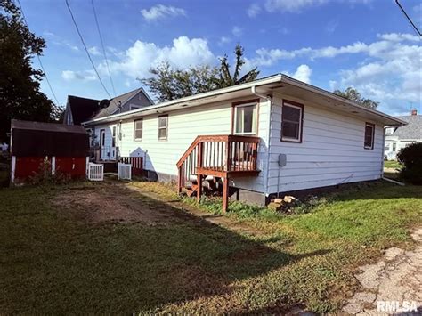 910 4th Ave, DeWitt, IA 52742 | Realtor.com®