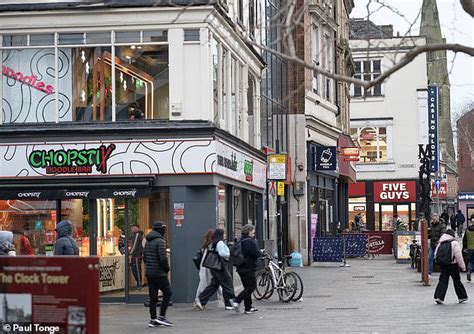 Takeaway Britain: How fast food is overrunning high streets and being ...