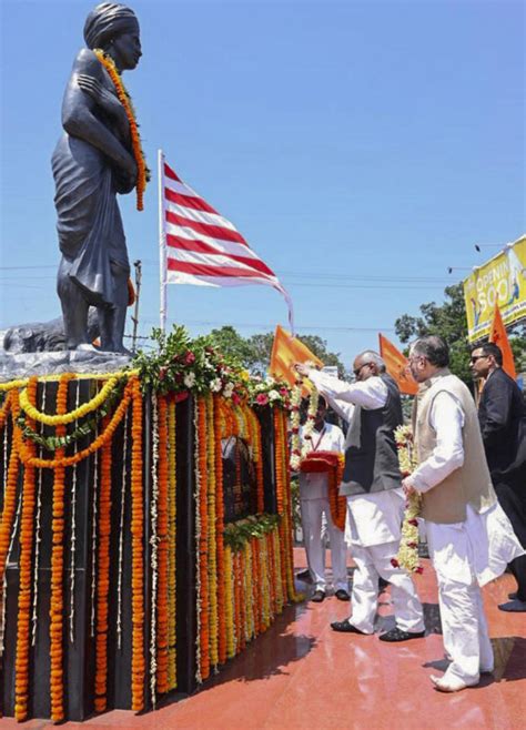 Vice president visits Birsa Munda's birthplace; says his life ...