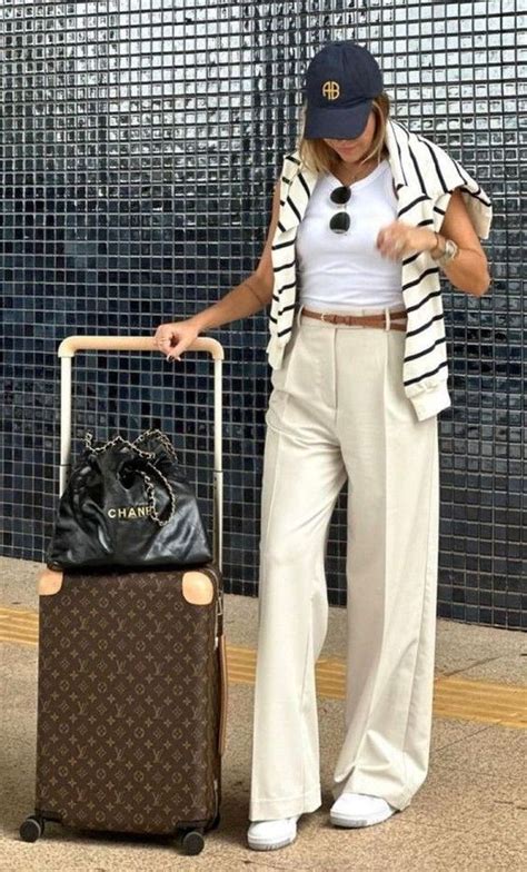 13 Best Airport Outfits To Stay Comfy And Stylish Grafici