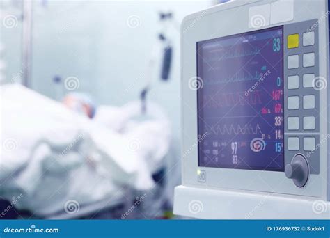 Cardiac Activity Monitoring Of Critical Patient In The Intensive Care