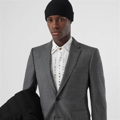Every man, regardless of his occupation, should have at least one suit in his wardrobe and kohl's is the place to find exactly the men's suit you need. Classic Fit Sharkskin Wool Suit in Mid Grey Melange - Men ...